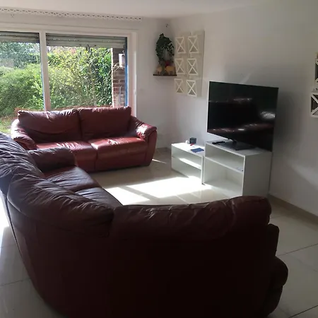 20m2 Dans Maison 120m2 Homestay *